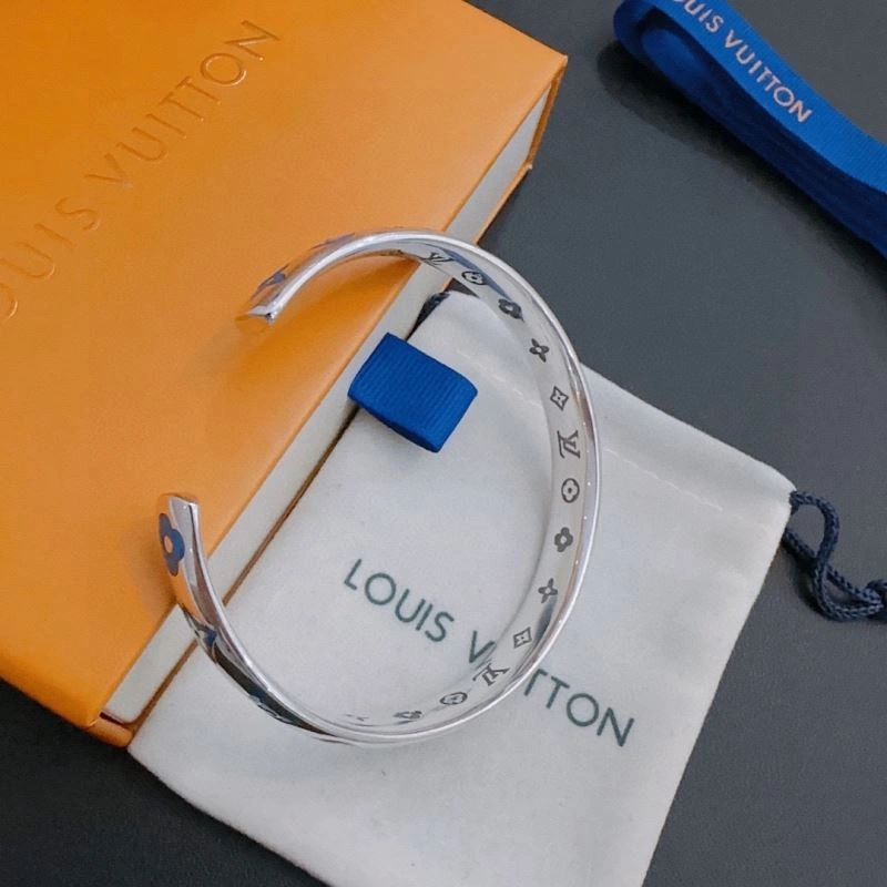 Louis Vuitton Bracelets Supportive 251404