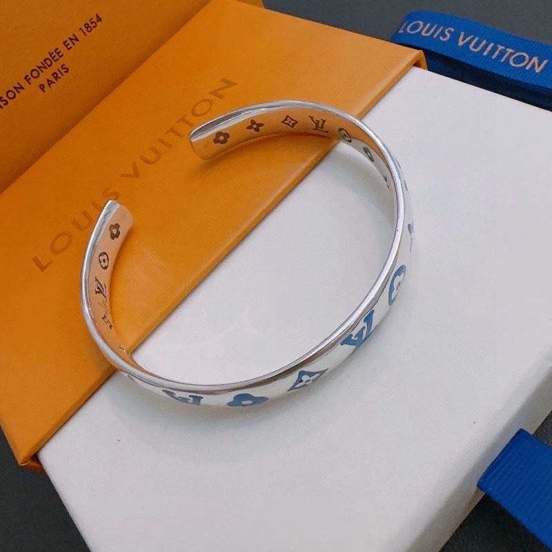 Louis Vuitton Bracelets Supportive 251404