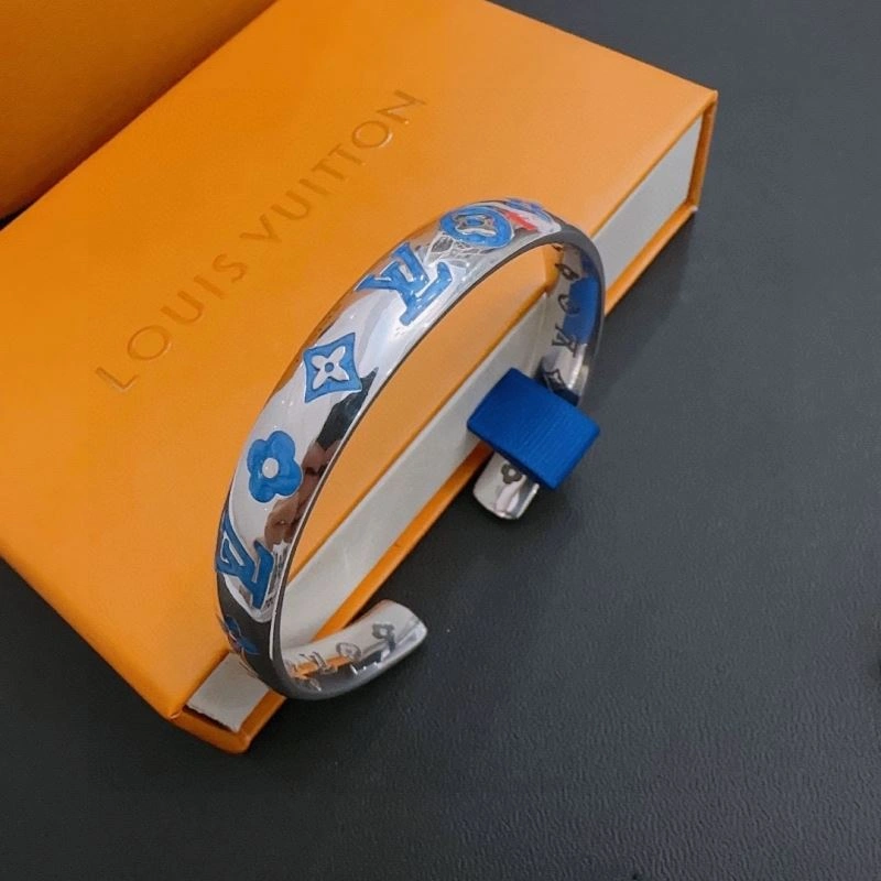 Louis Vuitton Bracelets Supportive 251404