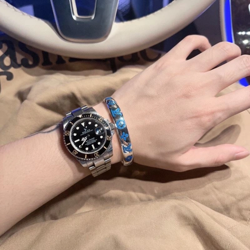 Louis Vuitton Bracelets Supportive 251404