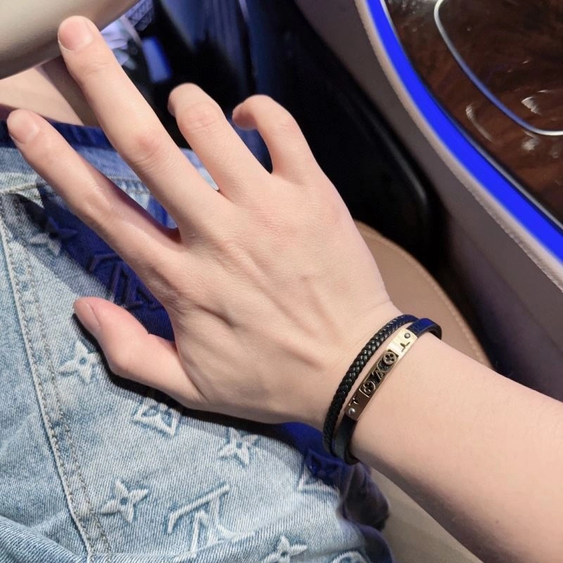Louis Vuitton Bracelets Tailored 251407