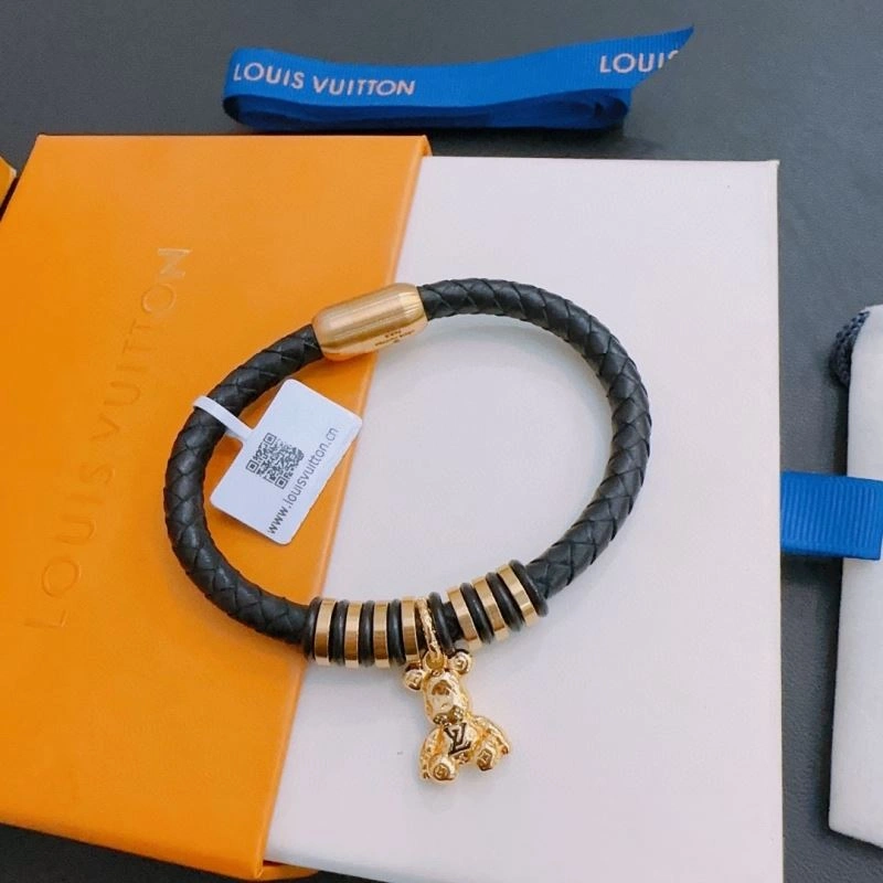 Practical Louis Vuitton Bracelets 251420