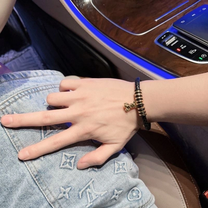 Practical Louis Vuitton Bracelets 251420