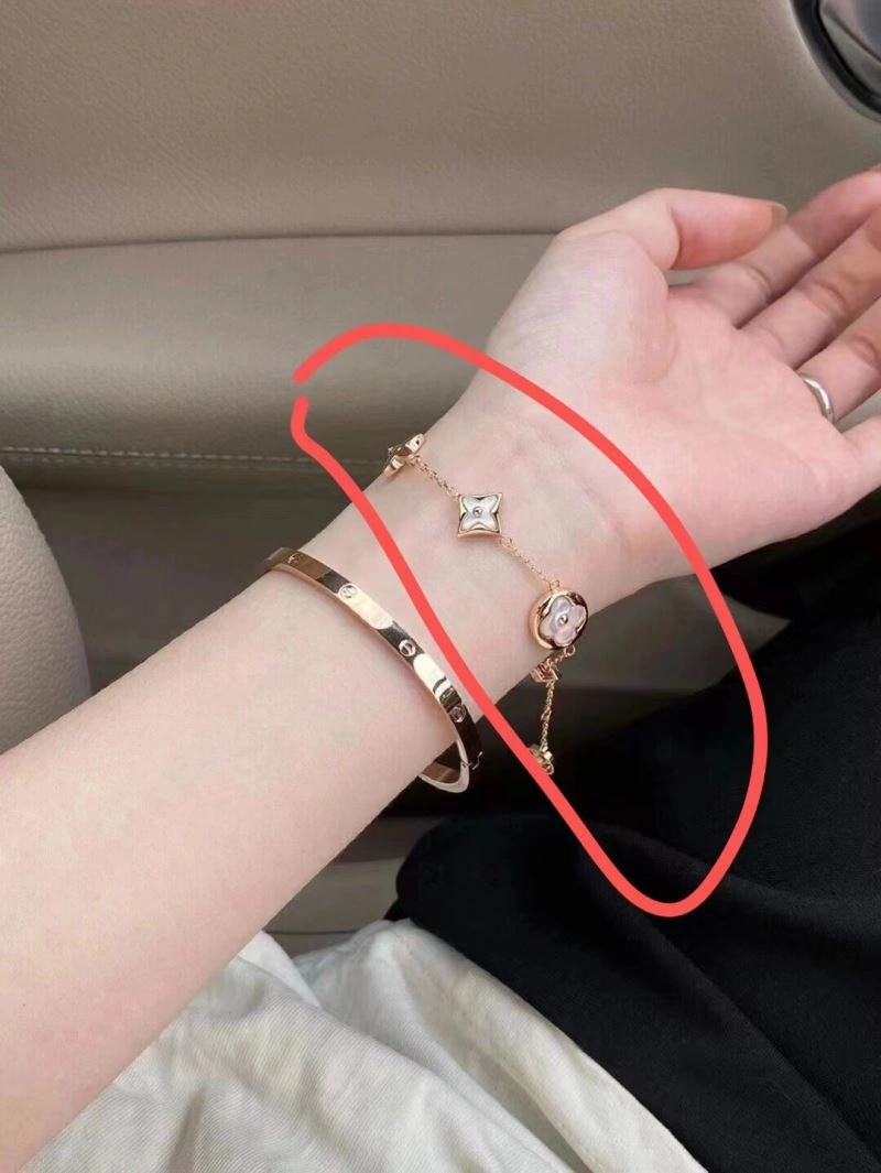 Bold Louis Vuitton Bracelets 251349