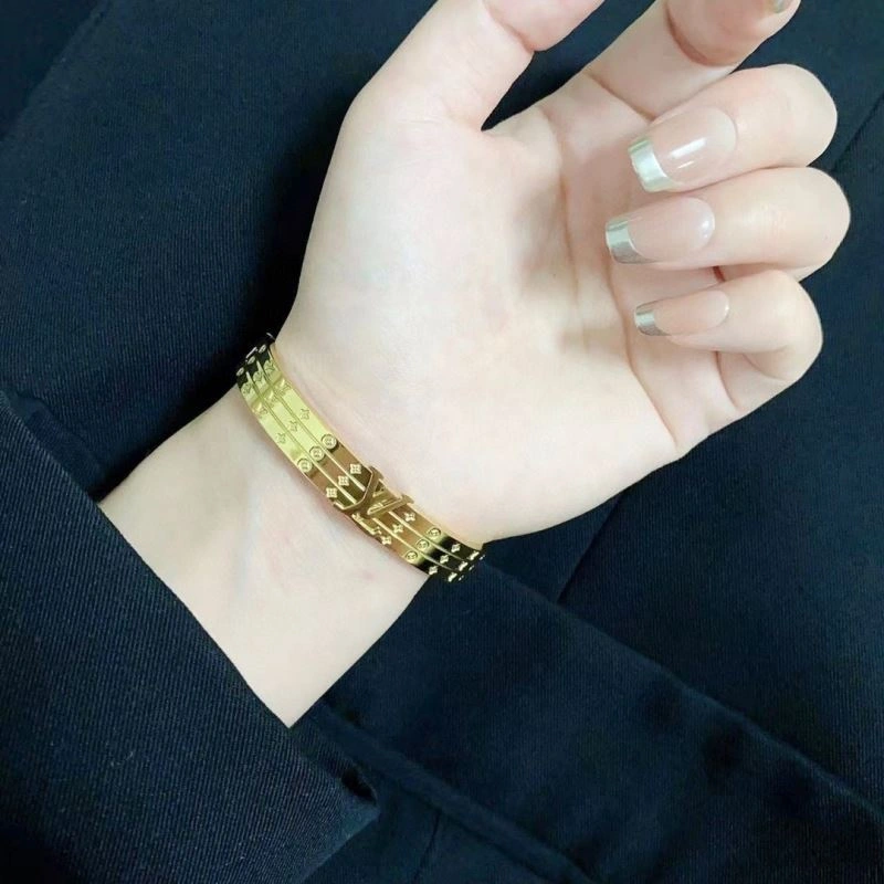 Louis Vuitton Bracelets Elegant 251335