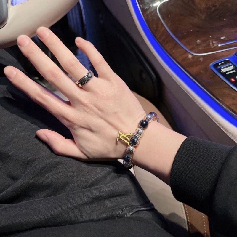 Louis Vuitton Bracelets MoistureWicking 251333