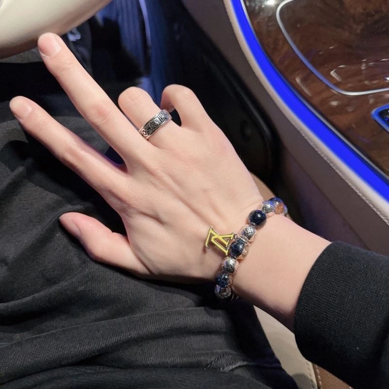 Louis Vuitton Bracelets MoistureWicking 251333