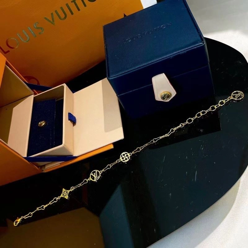 Louis Vuitton Bracelets TopPick 251347