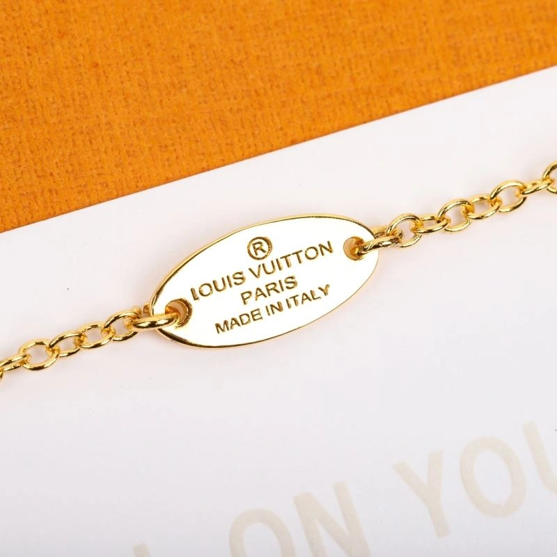 Louis Vuitton Bracelets UrbanChic 251320