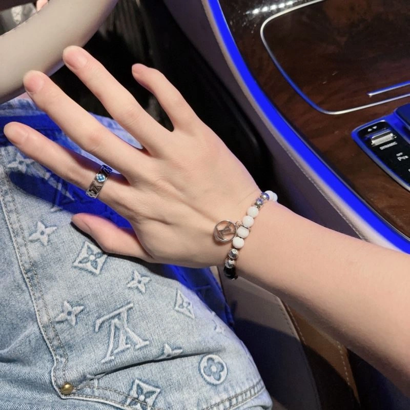 Affordable Louis Vuitton Bracelets 251336