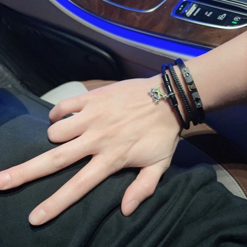 Louis Vuitton Bracelets Seasonal 251345