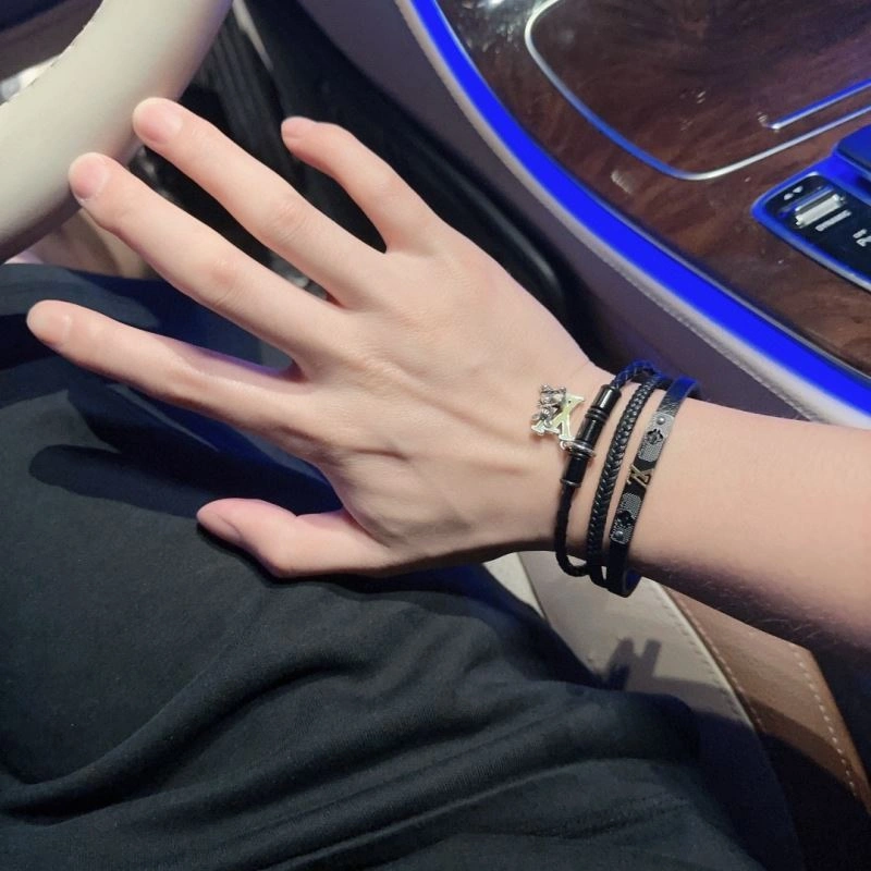 Louis Vuitton Bracelets Seasonal 251345
