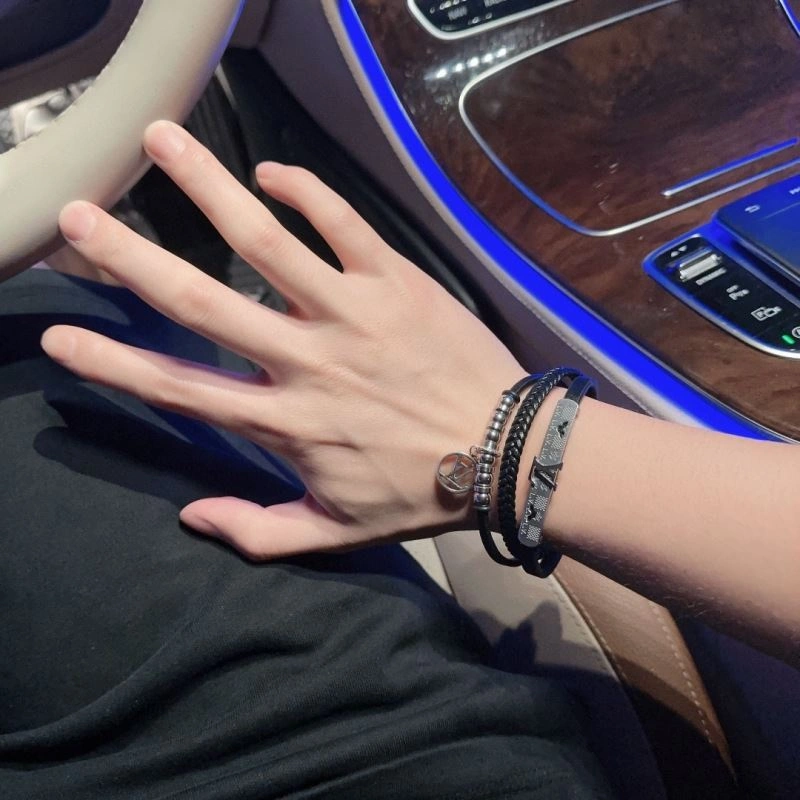ModernLook Louis Vuitton Bracelets 251346