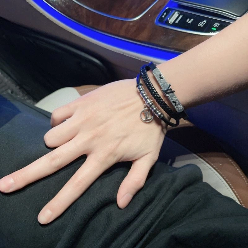 ModernLook Louis Vuitton Bracelets 251346