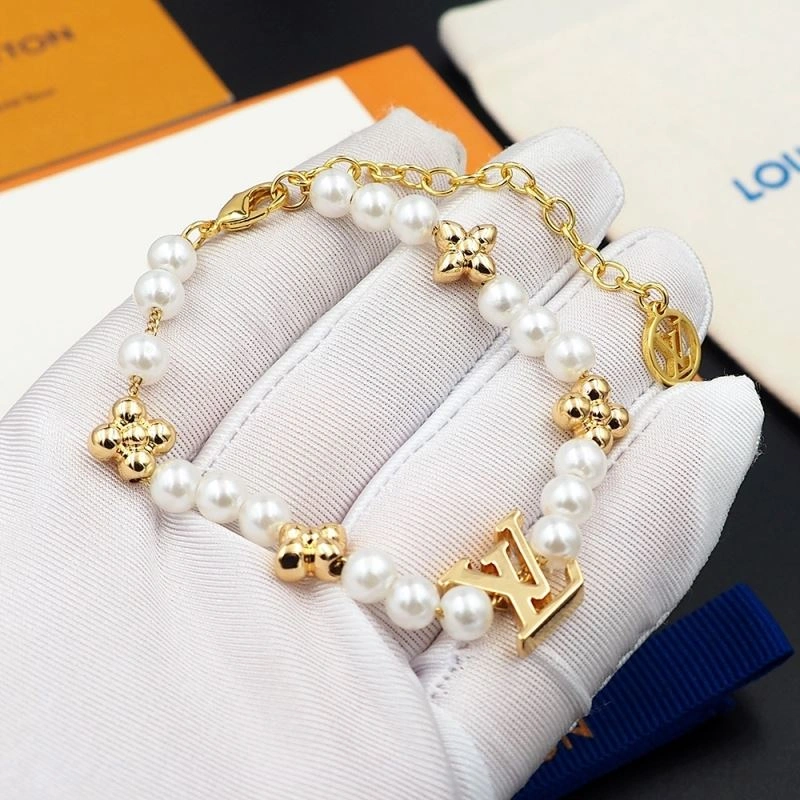 Louis Vuitton Bracelets Functional 251340