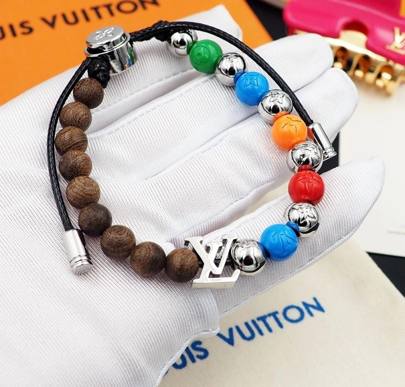 Louis Vuitton Bracelets Attractive 251339