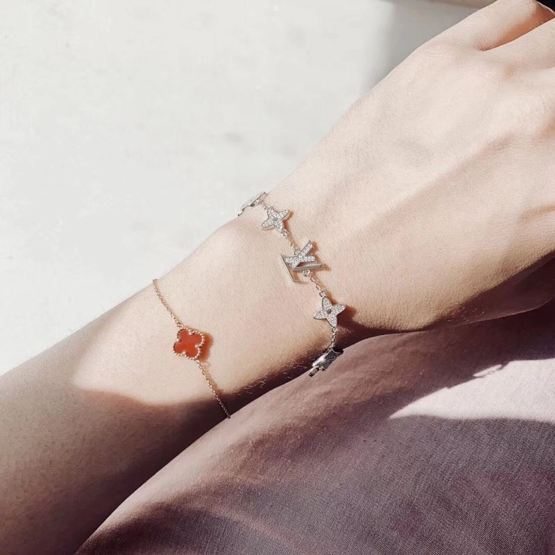 Louis Vuitton Bracelets Refined 251316