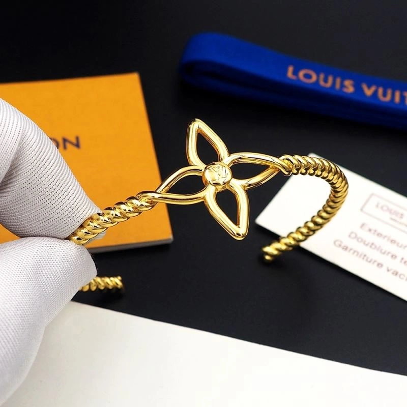 EyeCatching Louis Vuitton Bracelets 251348