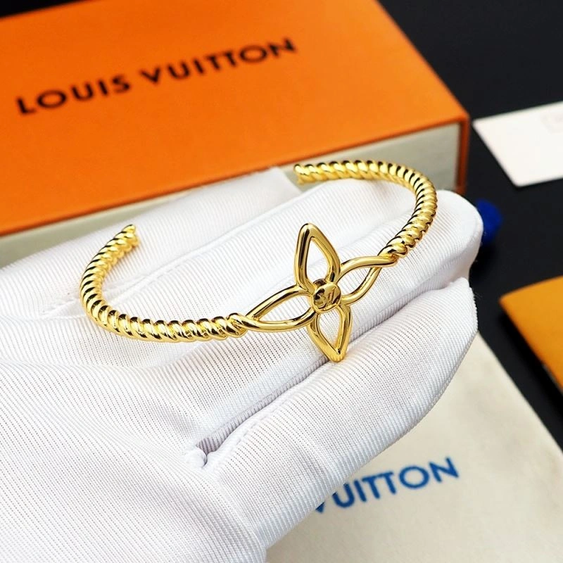 EyeCatching Louis Vuitton Bracelets 251348