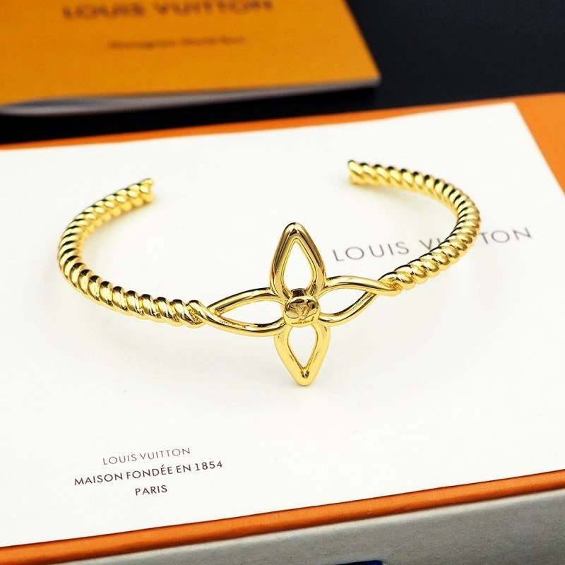 EyeCatching Louis Vuitton Bracelets 251348