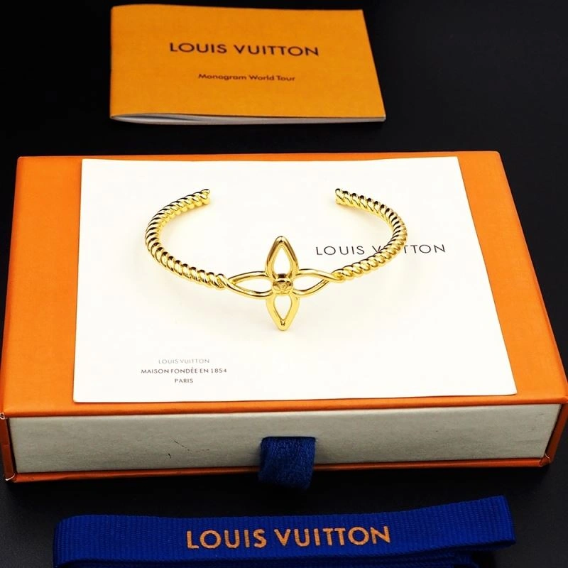 EyeCatching Louis Vuitton Bracelets 251348