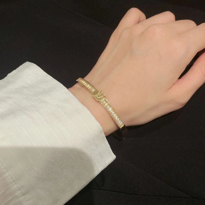 Louis Vuitton Bracelets Contemporary 251309