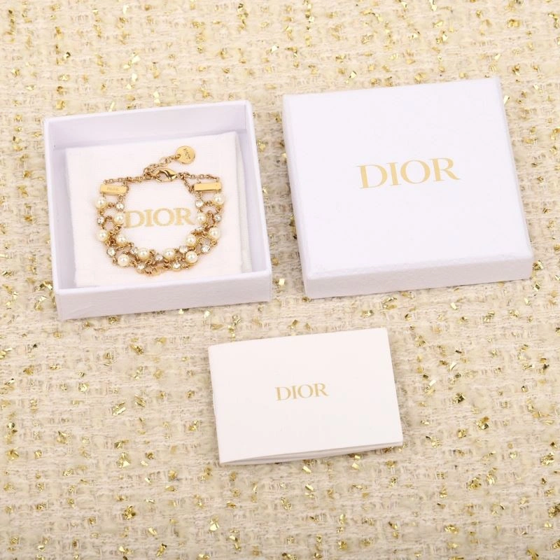 MoistureWicking Louis Vuitton Bracelets 251278