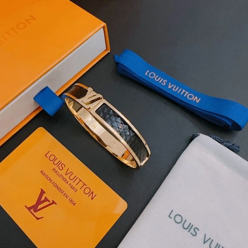 Packable Louis Vuitton Bracelets 251286