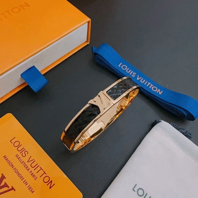 Packable Louis Vuitton Bracelets 251286