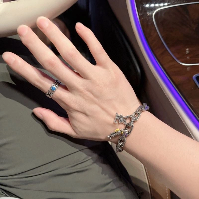 Louis Vuitton Bracelets Youthful 251302