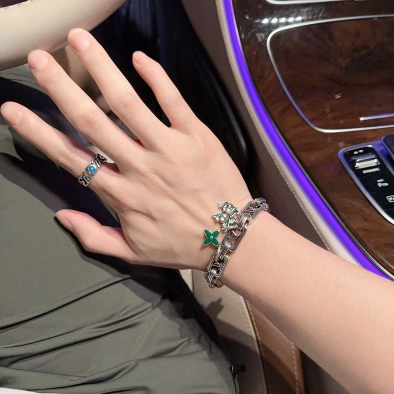 Louis Vuitton Bracelets Seasonal 251294