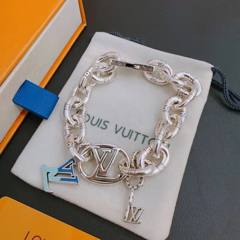Packable Louis Vuitton Bracelets 251300