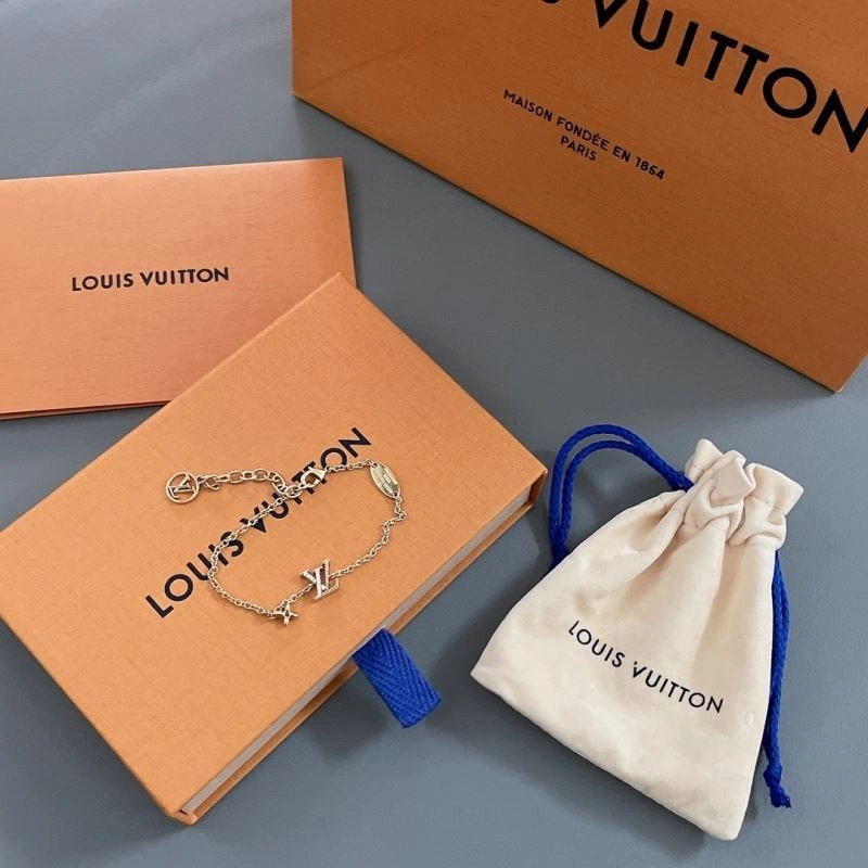 Lightweight Louis Vuitton Bracelets 251279