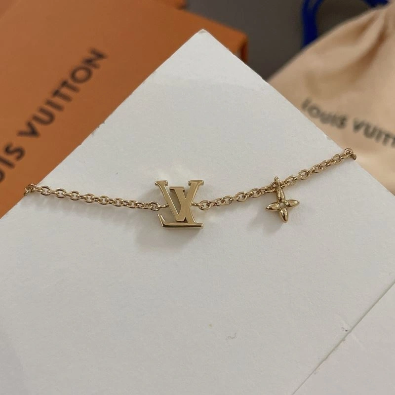 Lightweight Louis Vuitton Bracelets 251279