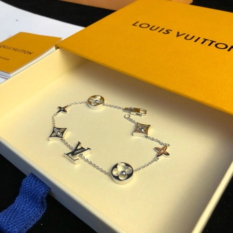 Louis Vuitton Bracelets Durable 251804