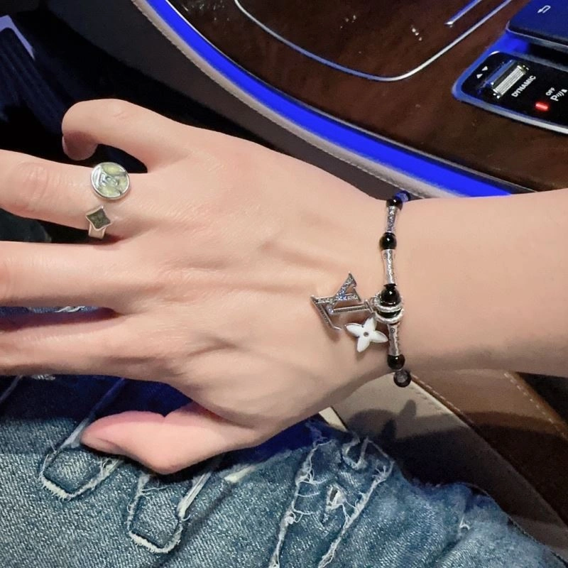 Sporty Louis Vuitton Bracelets 251795