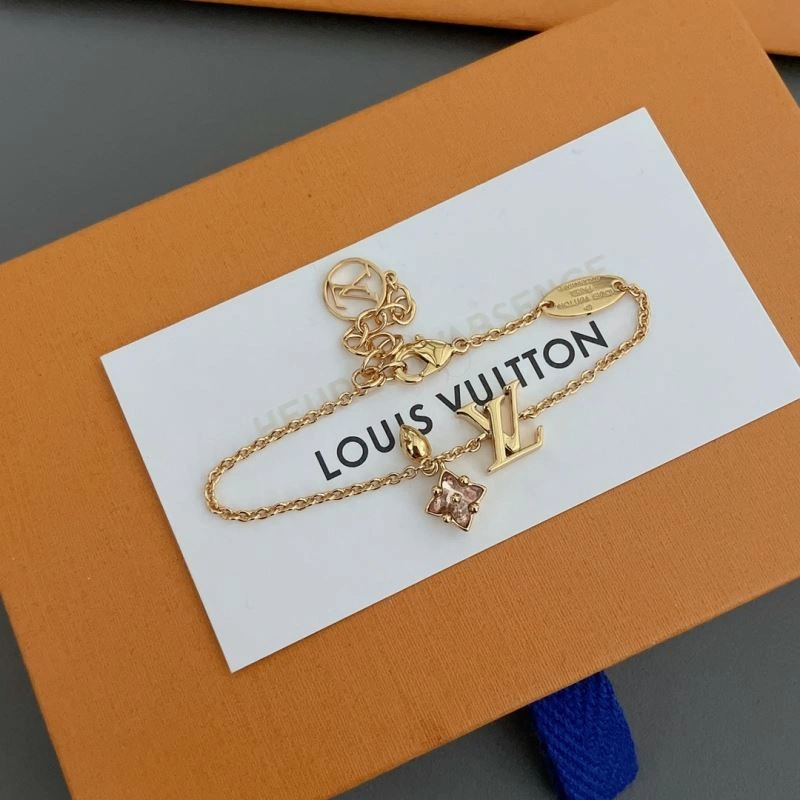 Premium Louis Vuitton Bracelets 251781