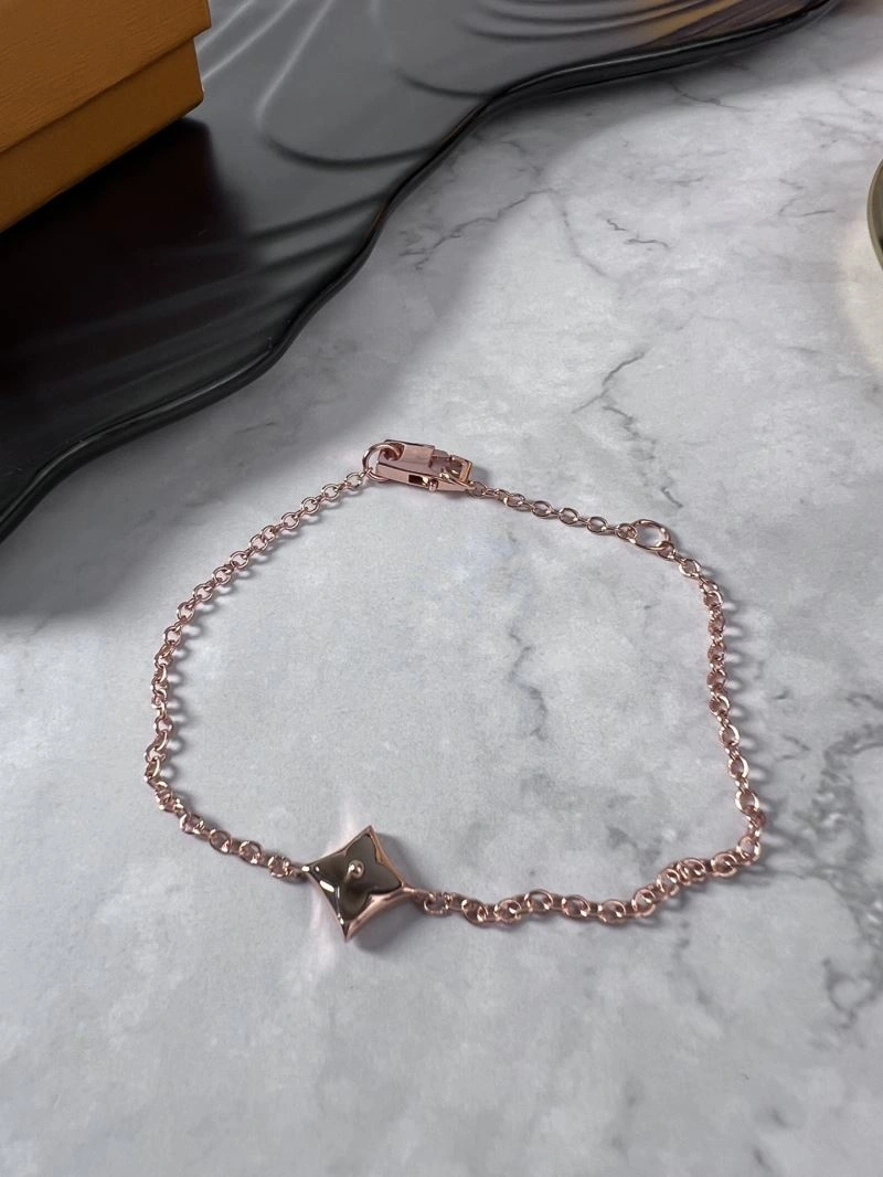 MoistureWicking Louis Vuitton Bracelets 251773