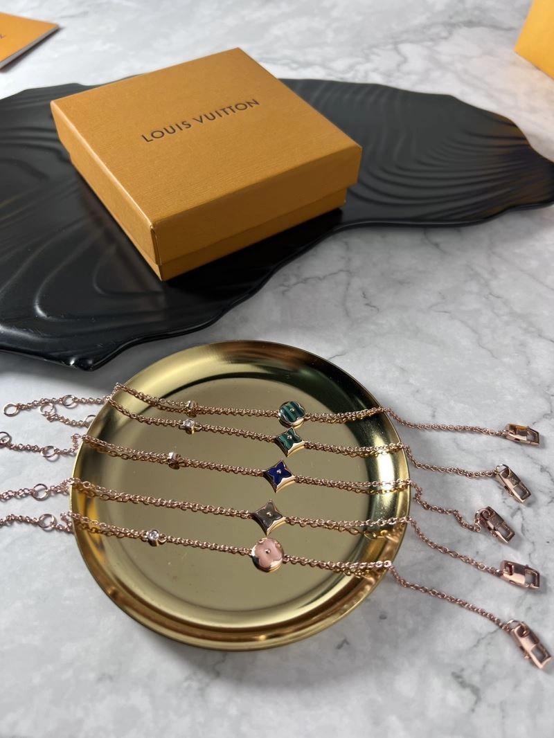 MoistureWicking Louis Vuitton Bracelets 251773