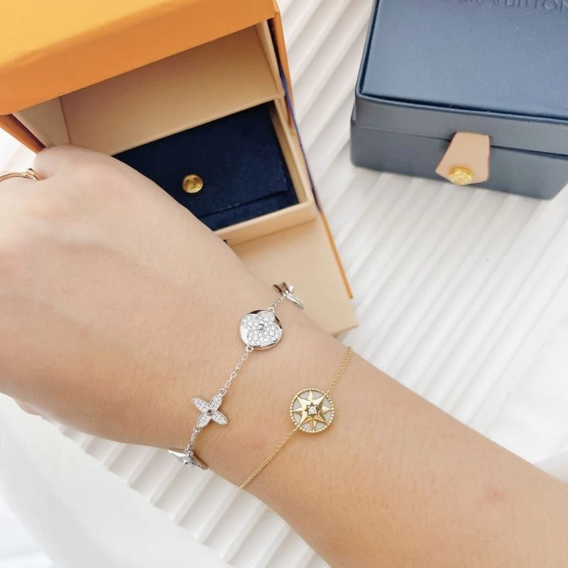 ZipUp Louis Vuitton Bracelets 251758