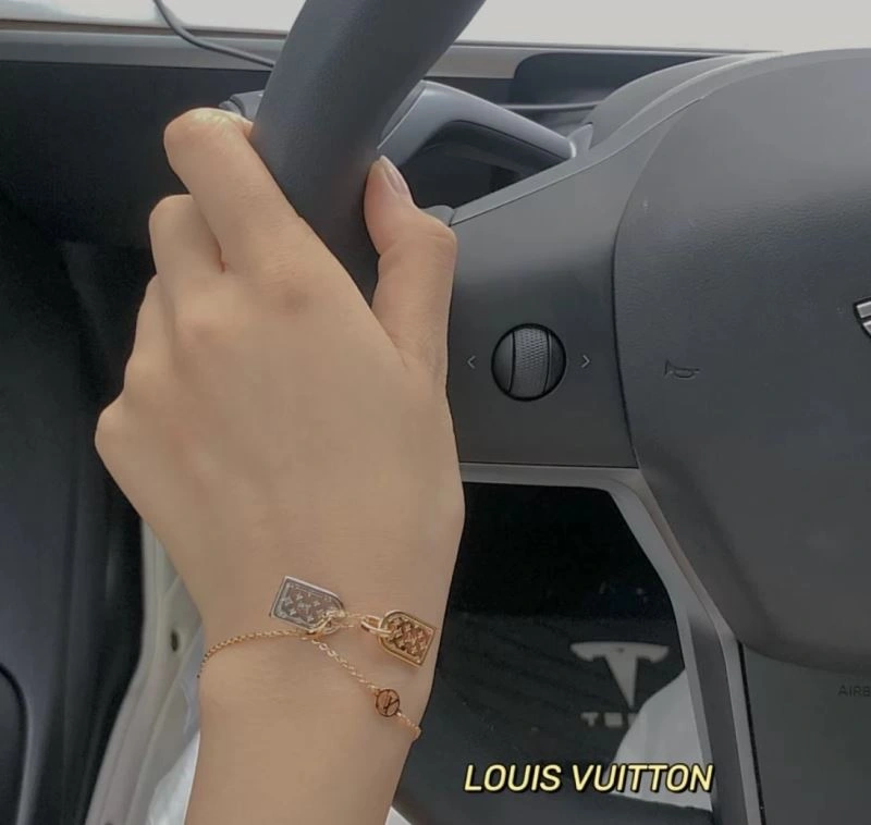 FlexibleFit Louis Vuitton Bracelets 251762