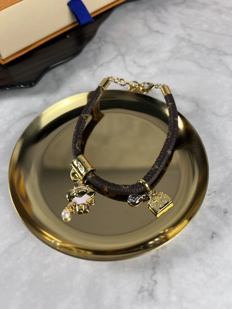 RelaxedFit Louis Vuitton Bracelets 251759