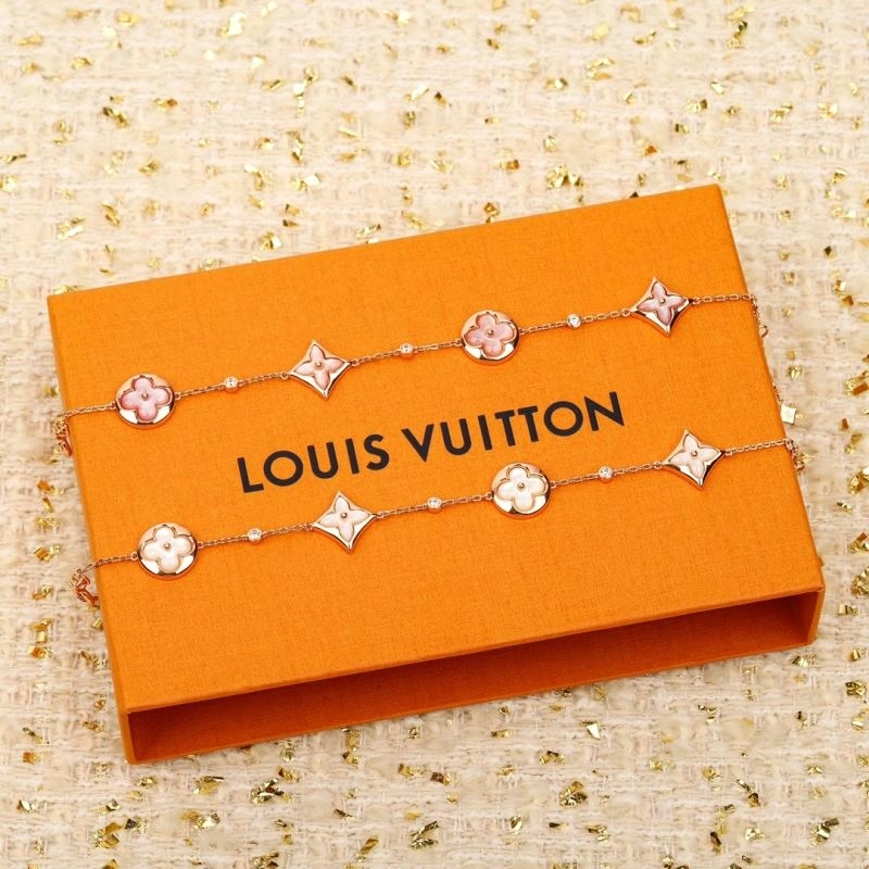 Modern Louis Vuitton Bracelets 251787