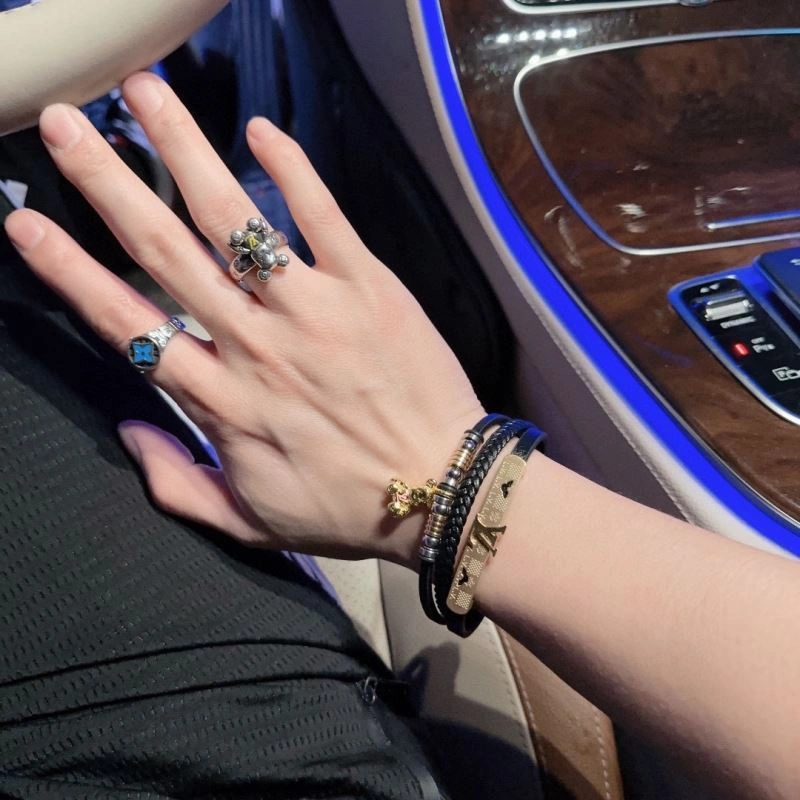 Louis Vuitton Bracelets Comfortable 251777