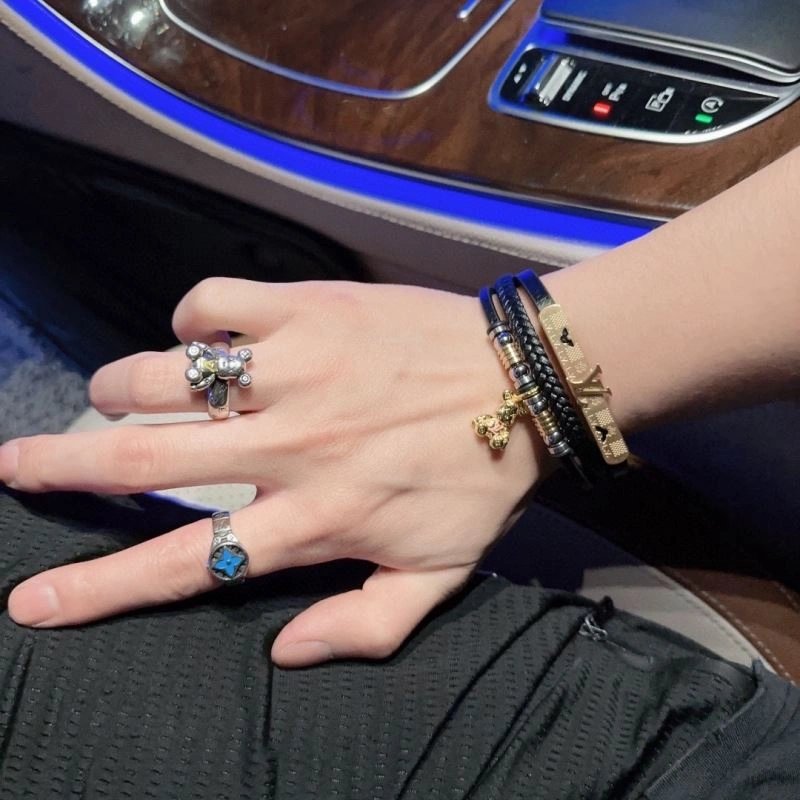 Louis Vuitton Bracelets Comfortable 251777