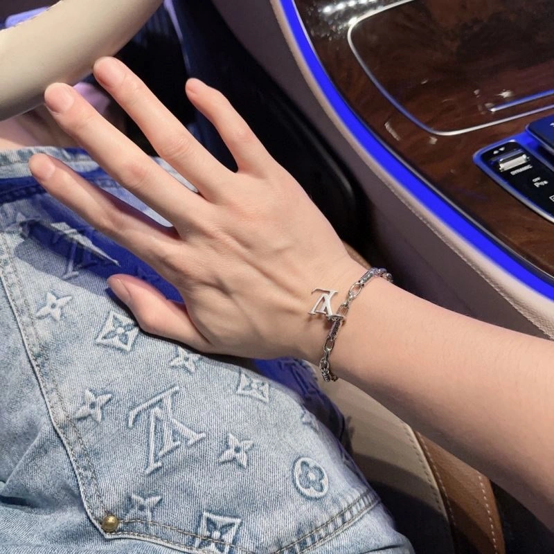 Reliable Louis Vuitton Bracelets 251770