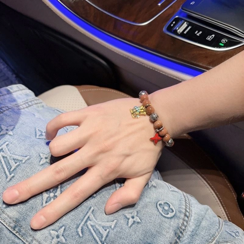 TimelessDesign Louis Vuitton Bracelets 251782