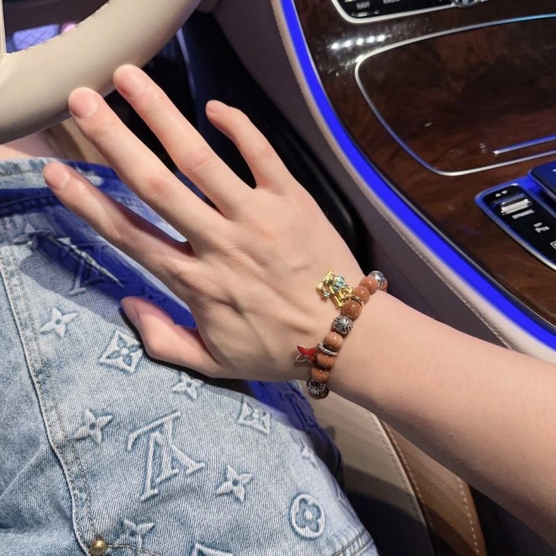 TimelessDesign Louis Vuitton Bracelets 251782