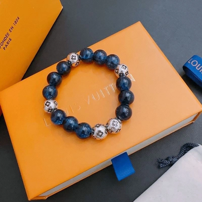 Snug Louis Vuitton Bracelets 251779