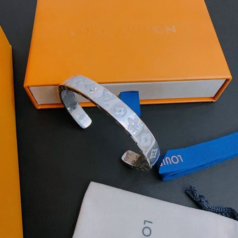 Louis Vuitton Bracelets FreshLook 251775